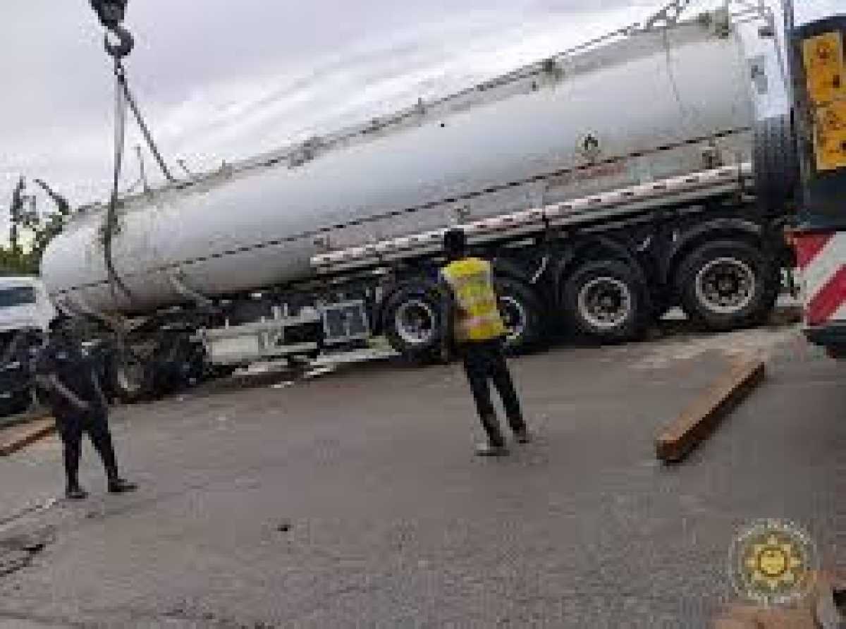 Accra-Tema Motorway blocked as fuel tanker fire leaves one dead; GNFS deploys three tenders